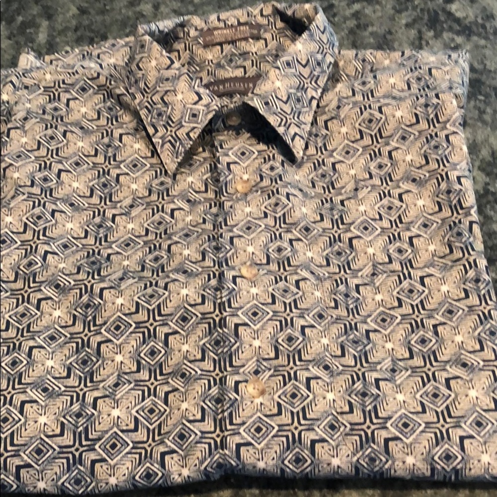 Van Heusen button down casual shirt. Size large